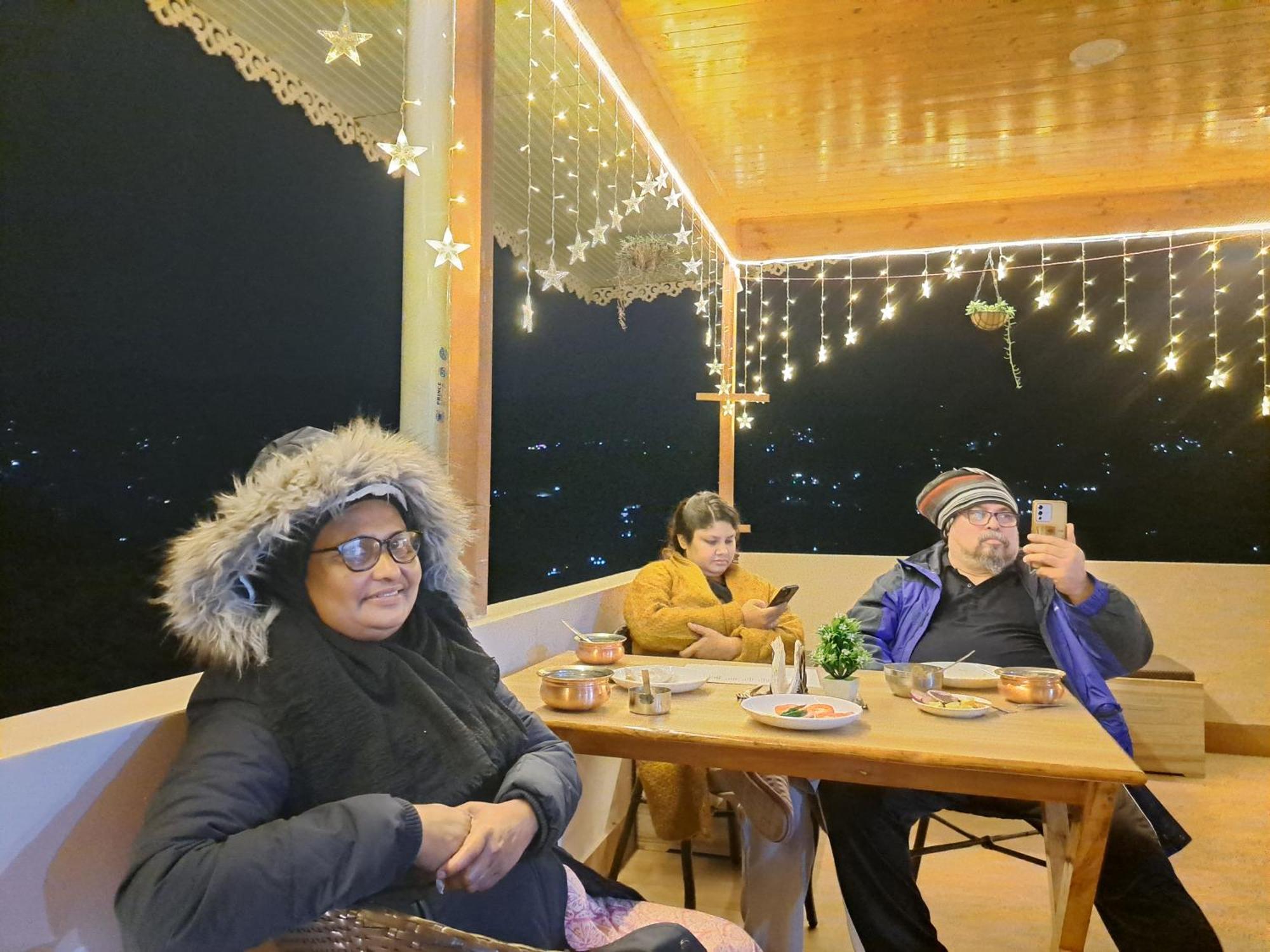 Snow White Retreat Hotel And Restaurant Gangtok Buitenkant foto