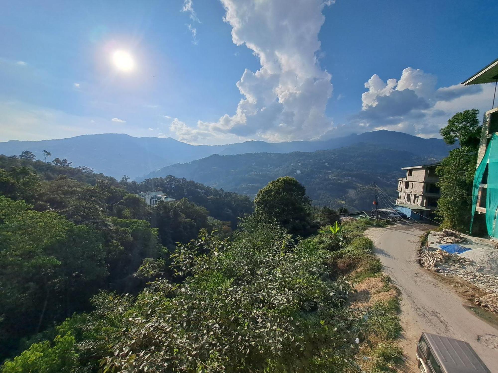 Snow White Retreat Hotel And Restaurant Gangtok Buitenkant foto